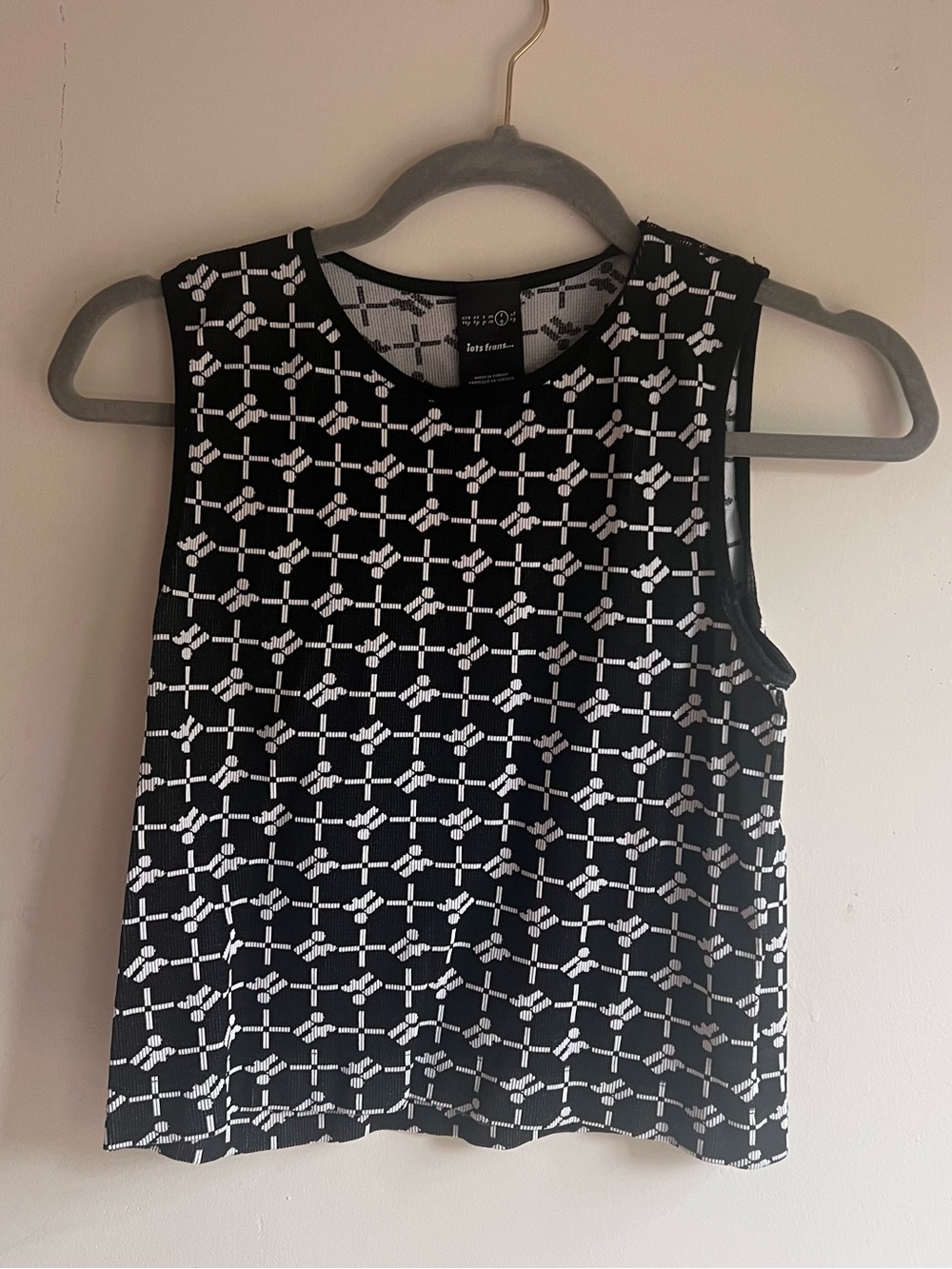 Black & White Geometric Sleeveless Tank Top by iets frans